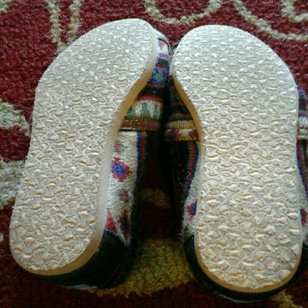 Toms - Picture 4 of 4